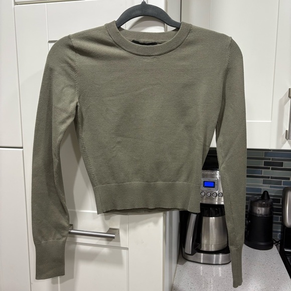 NEW Intermix cropped thin sweater - Picture 1 of 4
